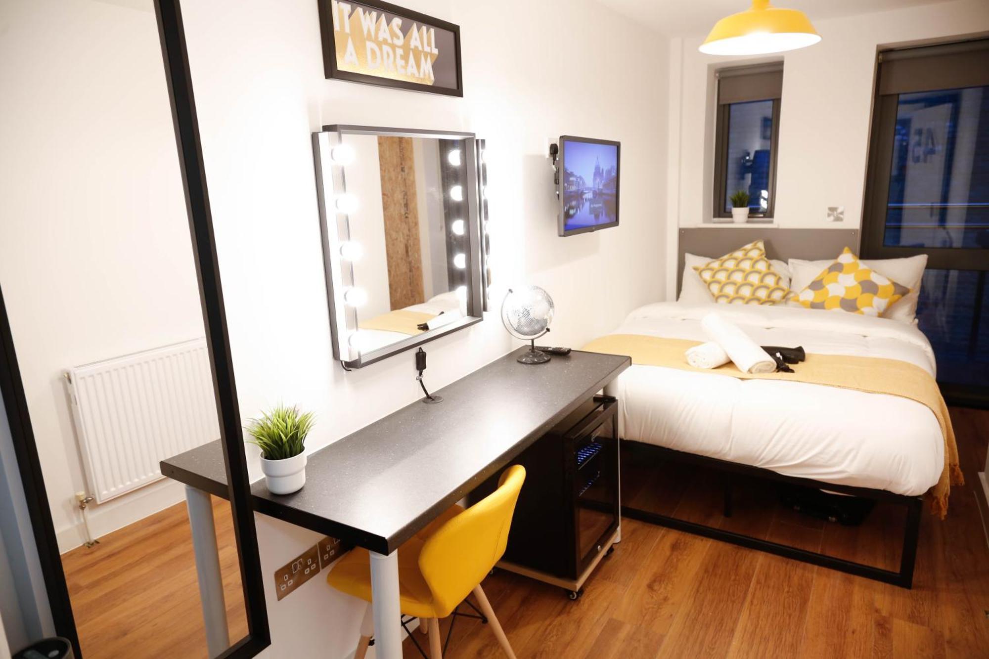 New Luxury Rooms In The Heart Of London Next To Shops, Cafes, Bars & Metro With Shared Bathrooms Zewnętrze zdjęcie
