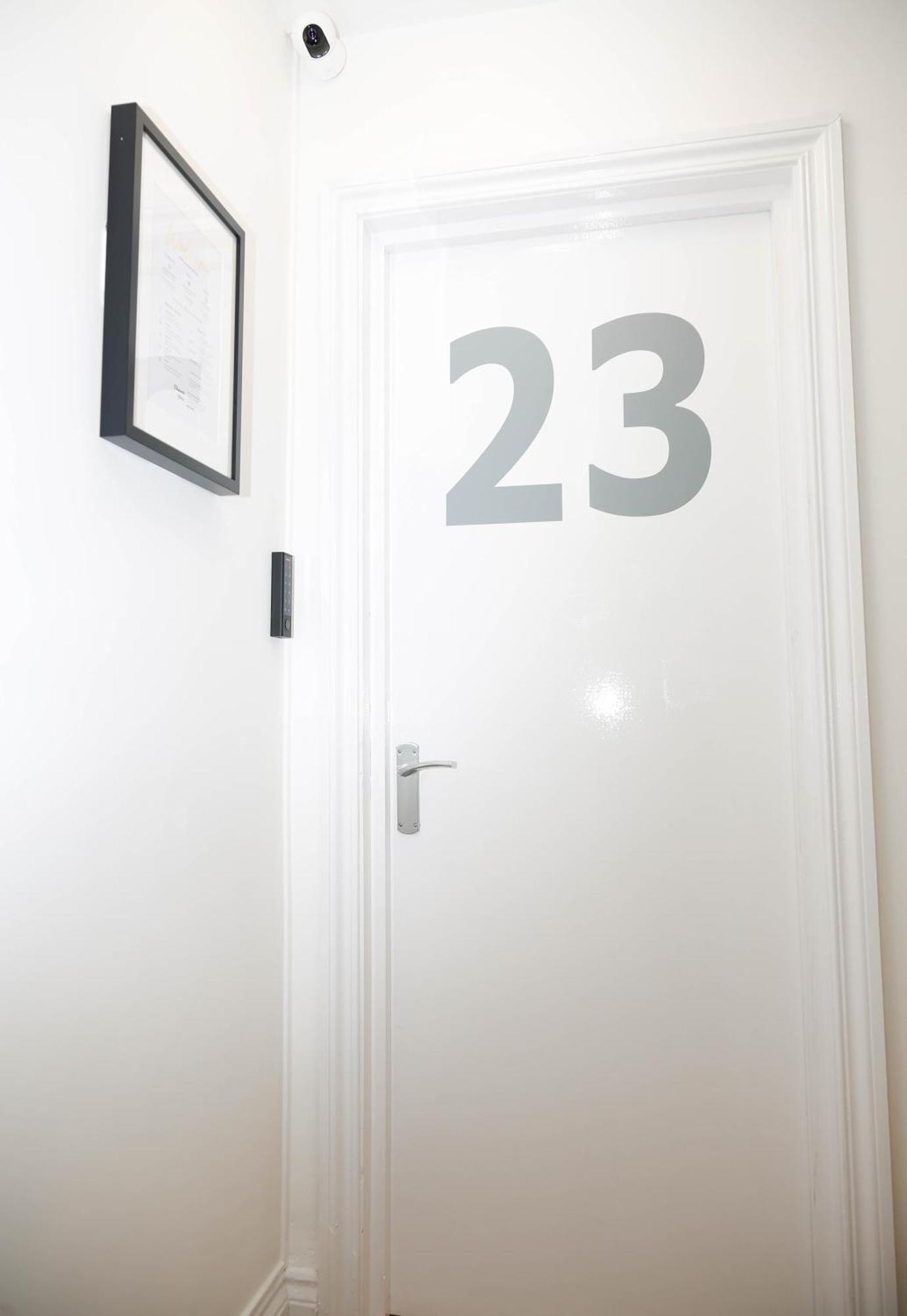 New Luxury Rooms In The Heart Of London Next To Shops, Cafes, Bars & Metro With Shared Bathrooms Zewnętrze zdjęcie