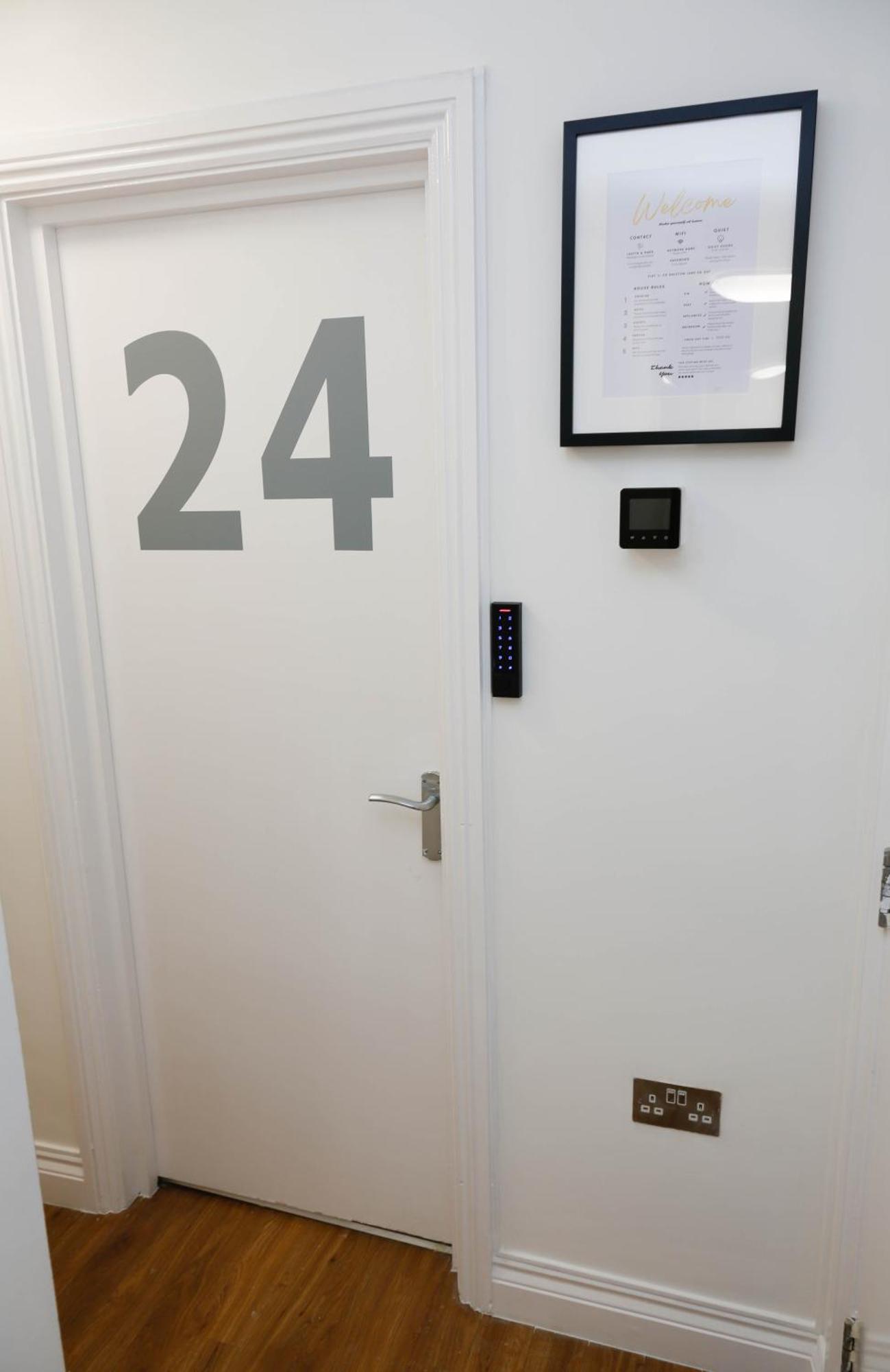 New Luxury Rooms In The Heart Of London Next To Shops, Cafes, Bars & Metro With Shared Bathrooms Zewnętrze zdjęcie